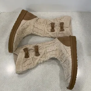 Boots Designer By Ugg In Cream, Size: 8