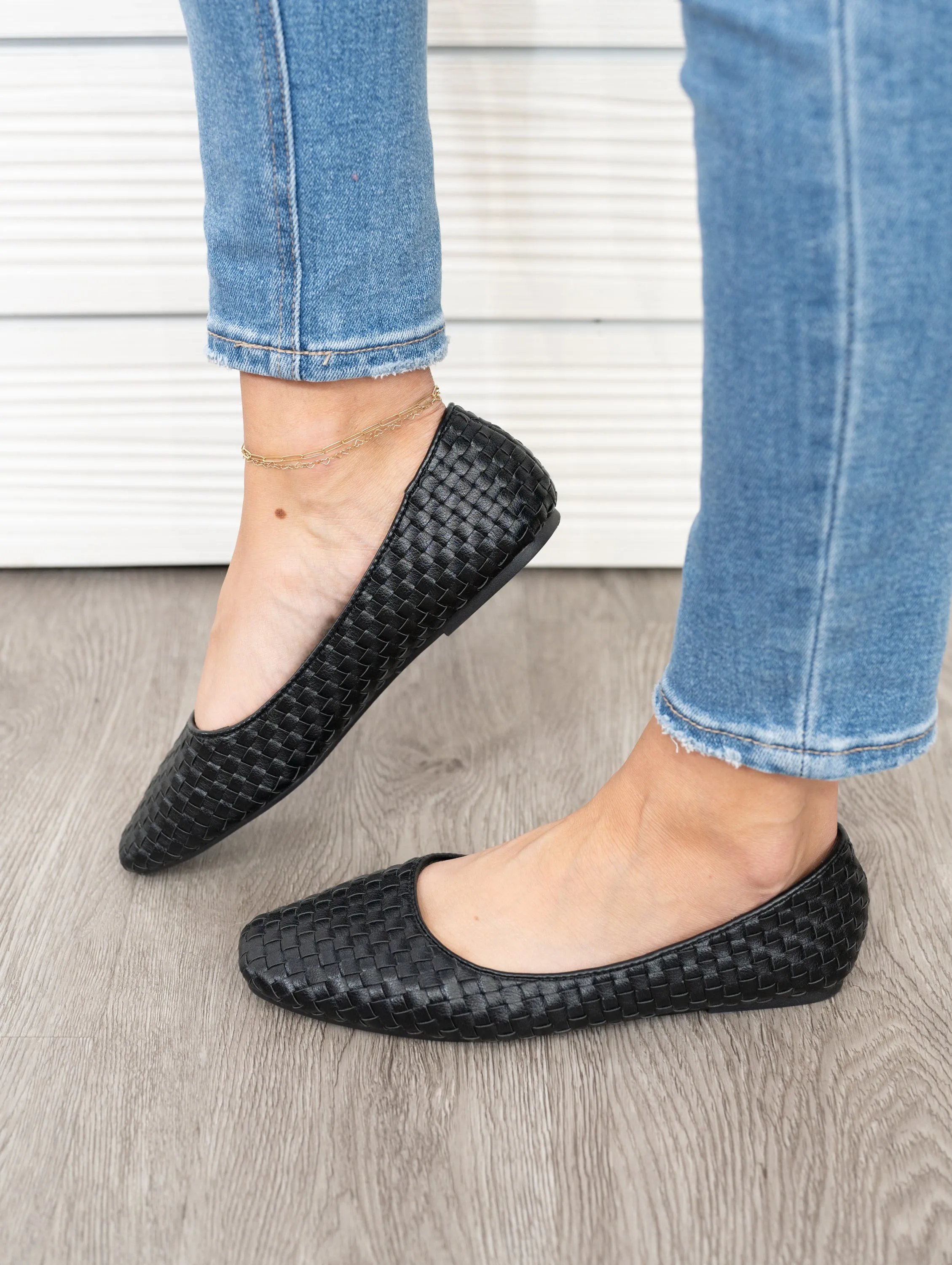Right There Woven Flat